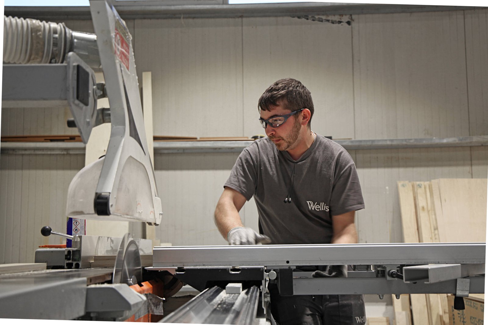 Factory_carpenter