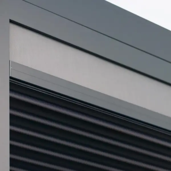 Cortina lateral MotionFlex 300 para pérgola - Imagen 3
